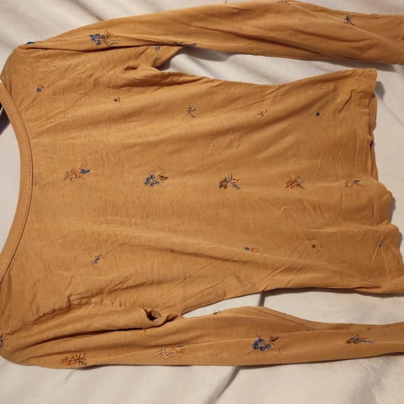 VINTAGE Y2K Hand Embroidered Language Los Angeles V-Neck Shirt With Fairy Sleeve - Picture 5 of 9